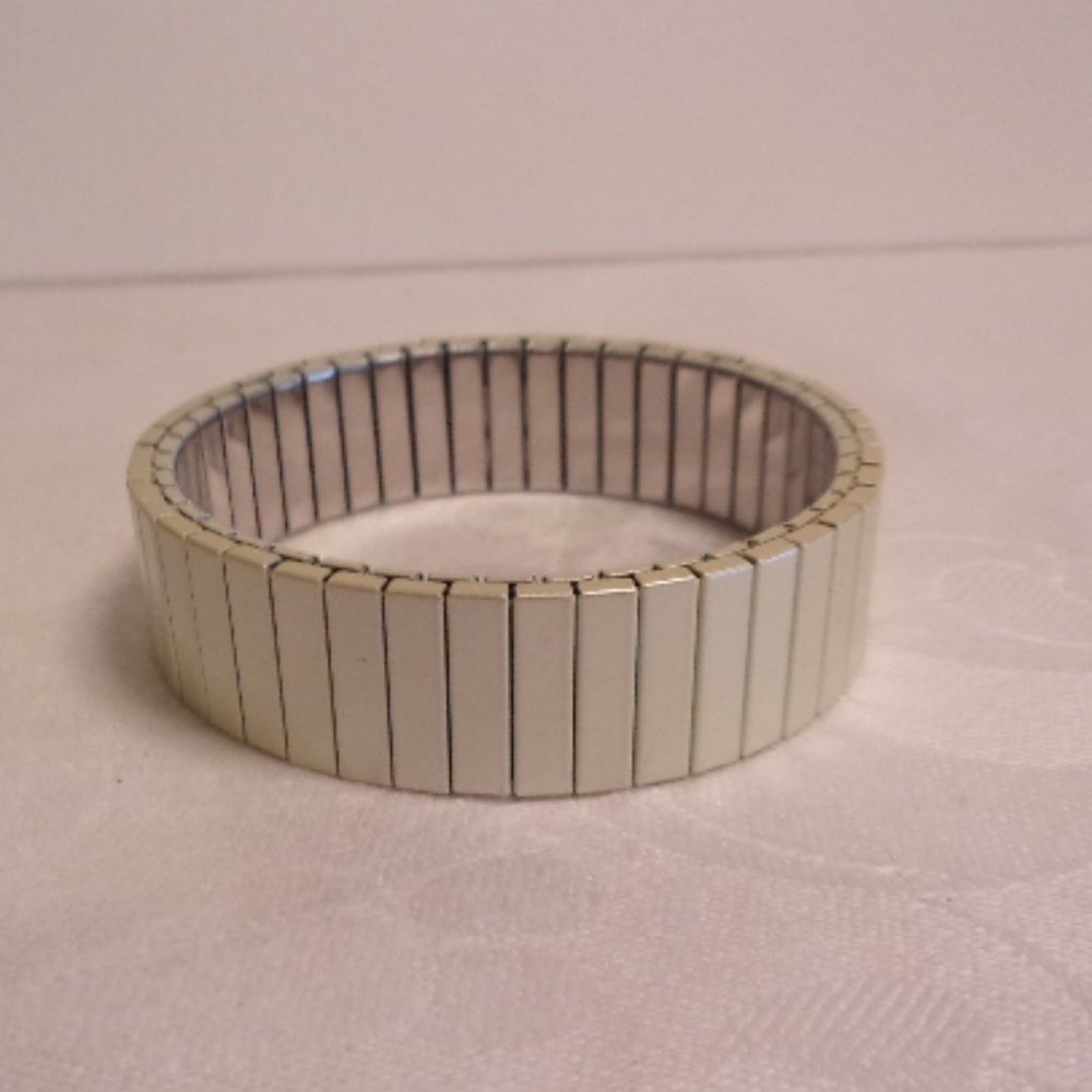 Eggshell Color Flexible Metal Bracelet Vintage